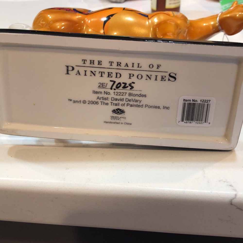 The Trail of the Painted Ponies. Blonde